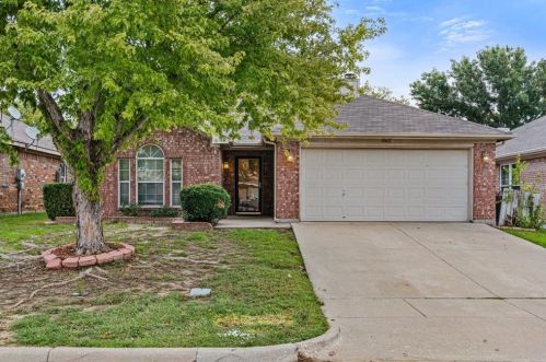 10612 Aransas Dr, Fort Worth TX  exterior