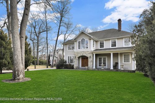 11 River Rd, Locust, NJ 07760-1538
