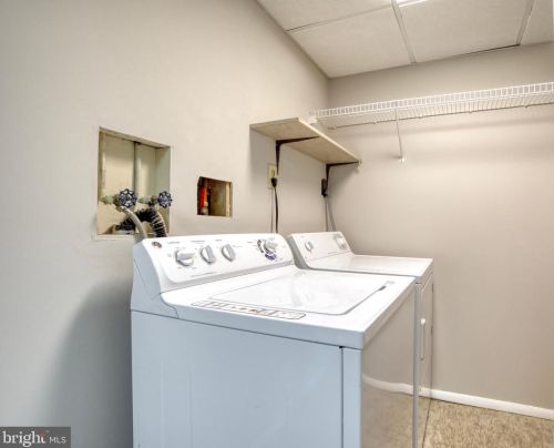 8359 Bark Tree Ct, Springfield VA  22153-3832 exterior