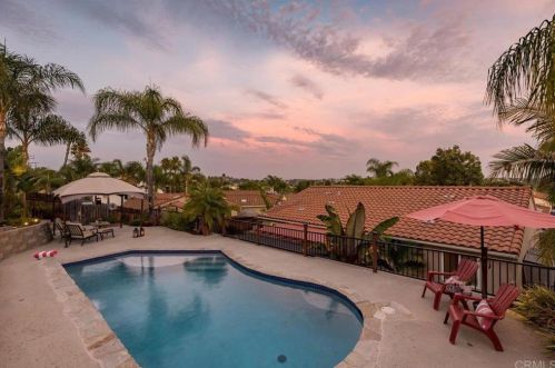 1096 Ponderosa Ave, San Marcos CA  92069-2146 exterior