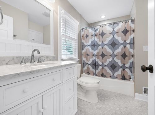 1103 Windsor Dr, Arlington Hts IL  60004-5035 exterior