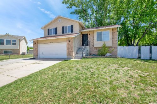 2715 4375, Roy, UT 84067-8919