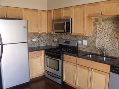 2730 Cedar Glade Rd, Naperville IL  60564-8470 exterior