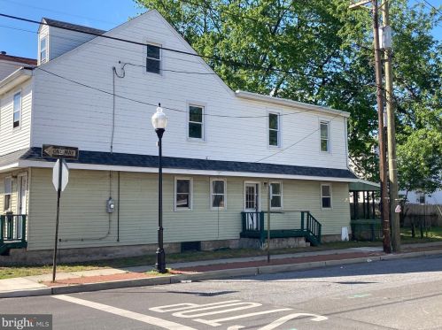 241 Essex St, Gloucester NJ  08030-1010 exterior