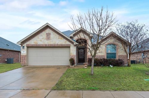 226 Houston St, Lavon, TX 75166-1738