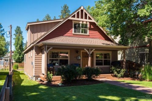 148 St Helens Ave, Black Butte Ranch OR  97759-1440 exterior