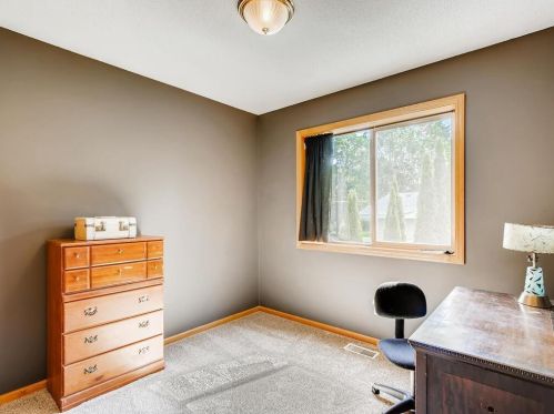 542 Bear Ave, Saint Paul MN  55127-7055 exterior