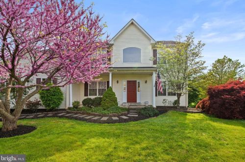 48 Kings Ct, Auburn, NJ 08085-5033