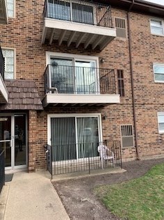 6961 Higgins Ave, Chicago, IL 60656-1929