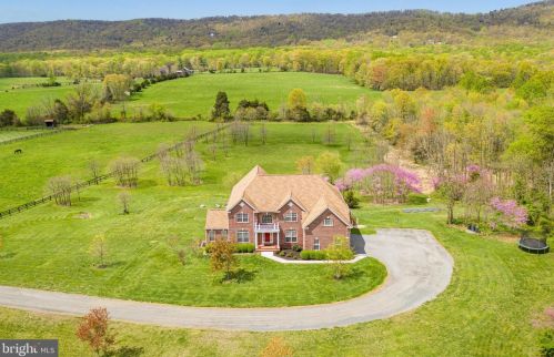 2730 Meander Creek Ln, Haymarket, VA 20169-1419