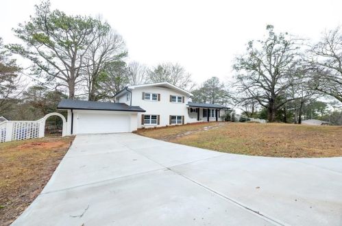 1362 Hicks Cir, Conyers GA  30012-4211 exterior