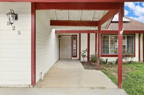 525 Elmwood Dr, Los Banos, CA 93635-2965