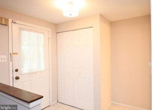 6516 Alexis Ln, Springfield VA  22152-2148 exterior