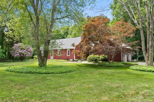 10 Wychwood Rd, Lyme, CT 06371-1839