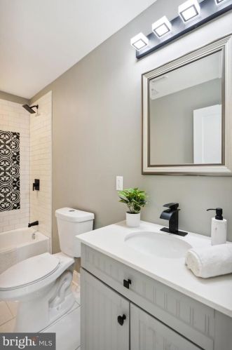 6615 Gude Ave, Silver Spring MD 20912-4827 exterior