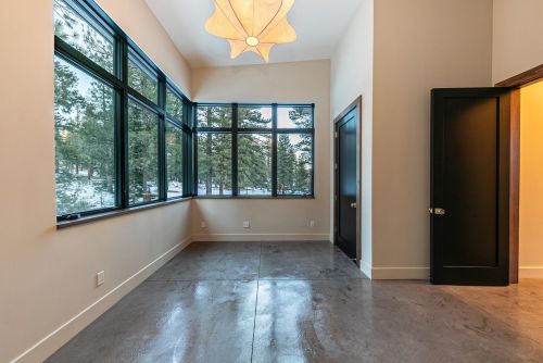 11761 Bottcher Loop, Truckee CA  96161-2792 exterior