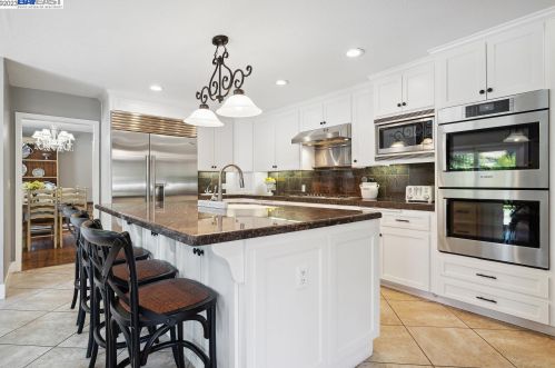 6694 Paloverde Rd, Hayward, CA 94552-9651