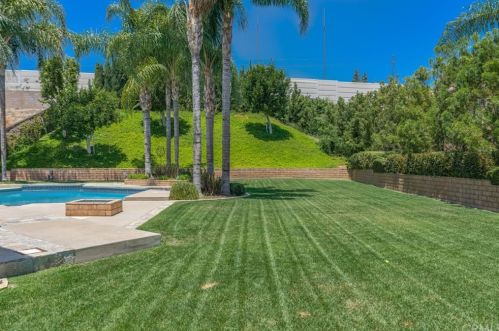 8198 Woodsboro Ave, Anaheim CA  92807-2519 exterior