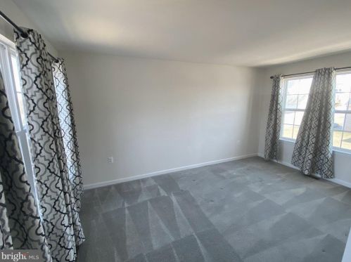 118 Un Rdg Dr, Charles Town WV 25414-4937 exterior