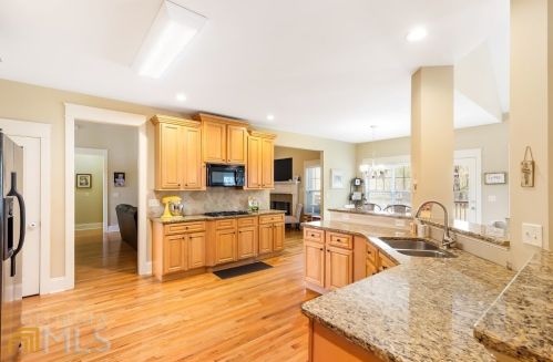 112 Camilla Dr, Carrollton GA  30116-1835 exterior