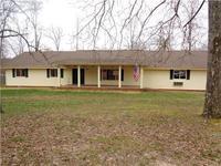 374 Riggs Ln, Tullahoma, TN 37388-6157