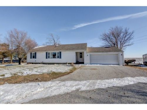 5 Warren Ct, Warrensburg, IL 62573-2006