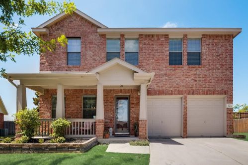 765 Chalk Knoll Rd, Fort Worth, TX 76108-4825