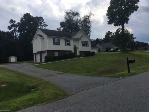 288 Carriage Ln, Linwood, NC 27299-9523