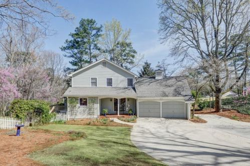 7000 Hunters Branch Dr, Atlanta, GA 30328-1715