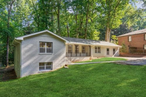 260 Forest Hills Dr, Atlanta GA  30342-2330 exterior