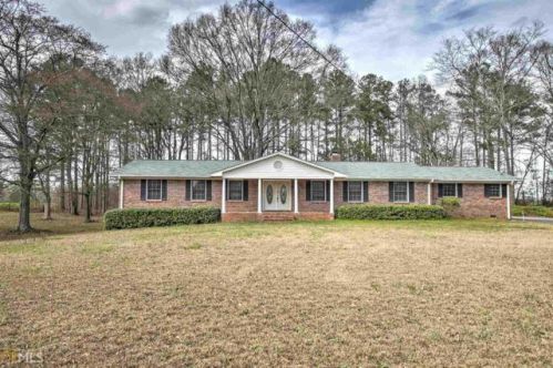 571 Parkdale Dr, Hartwell, GA 30643-2285