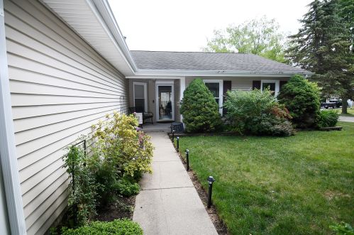 353 Bayberry Dr, Barrington Hills, IL 60102
