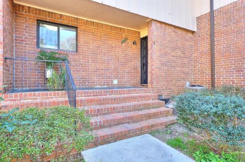 2504 Bradford Sq, Atlanta GA  30345-1336 exterior