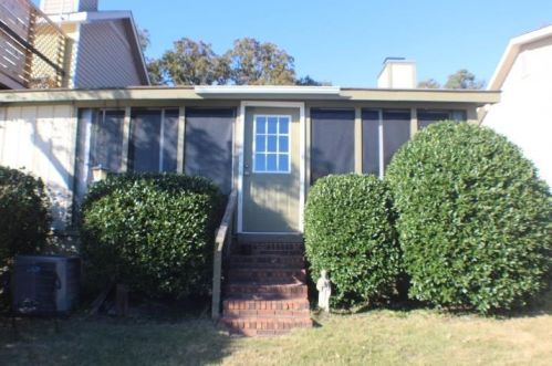 235 Leisure Lake Dr, Warner Robins, GA 31088-6077