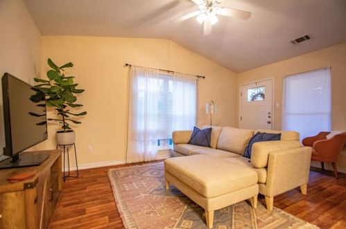 1817 Lipscomb St, Fort Worth TX  76110-1459 exterior