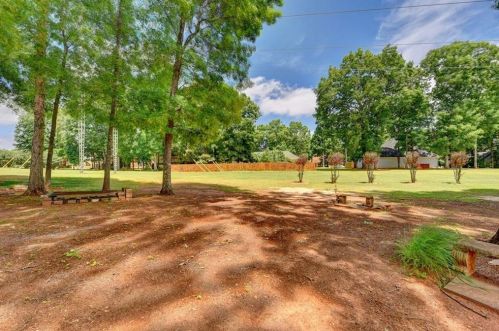 3203 Lindas Cir, Conyers GA  30013-2237 exterior