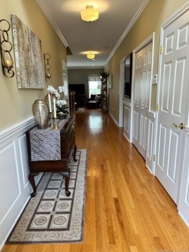 16 Hampshire Dr, Waterbury, CT 06716-2450