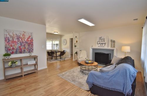 1061 Oak Grove Rd, Concord CA  94518-3134 exterior