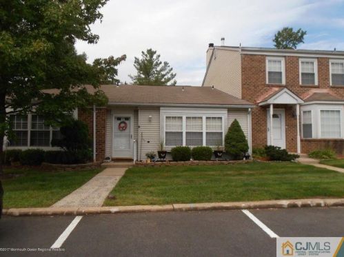 252 Chaucer Ct, Old Bridge, NJ 08857-3246