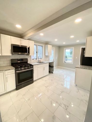 82 Louisiana Ave, Warwick, RI 02888-5810