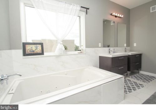 1129 20 St, Philadelphia PA 19132-3720 exterior