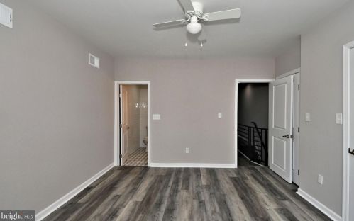 328 61 St, Philadelphia PA 19142-3402 exterior