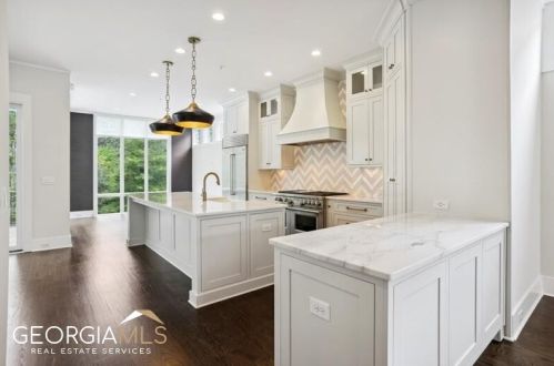 1074 Abington Ct, Atlanta GA  30319 exterior