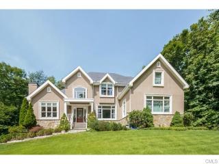 49 Hiawatha Trl, Huntington, CT 06484-1602