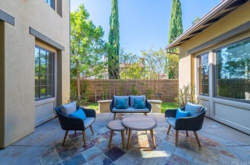 37 Blue Smt, Irvine CA  92603-0168 exterior