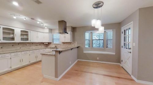 11600 Big Trail Cir, Austin TX  78759 exterior