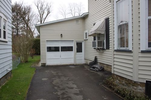 620 12th St, Franklin, PA 16323-1441