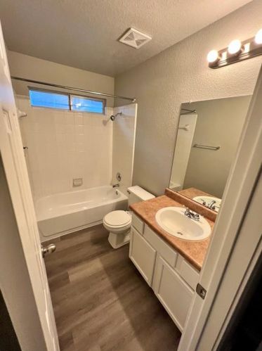 1801 Constantino Cir, Austin TX  78745-4172 exterior