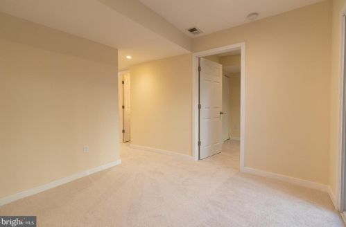 13378 Hungerford Pl, Herndon VA  20170-4365 exterior