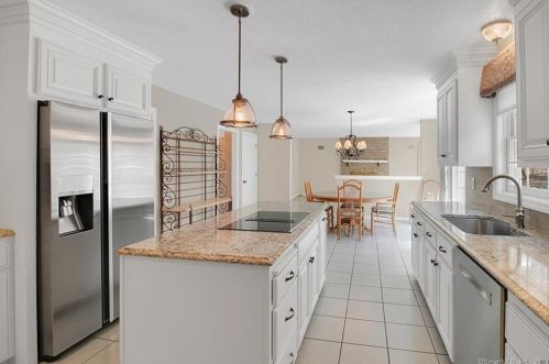 190 Copper Ridge Rd, Southington CT  06489-4645 exterior